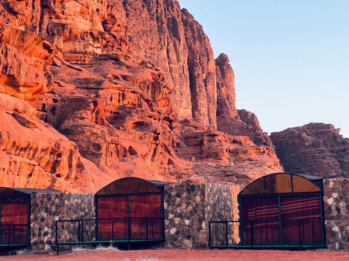 מלון Wadi Rum Shooting Stars Camp מראה חיצוני תמונה