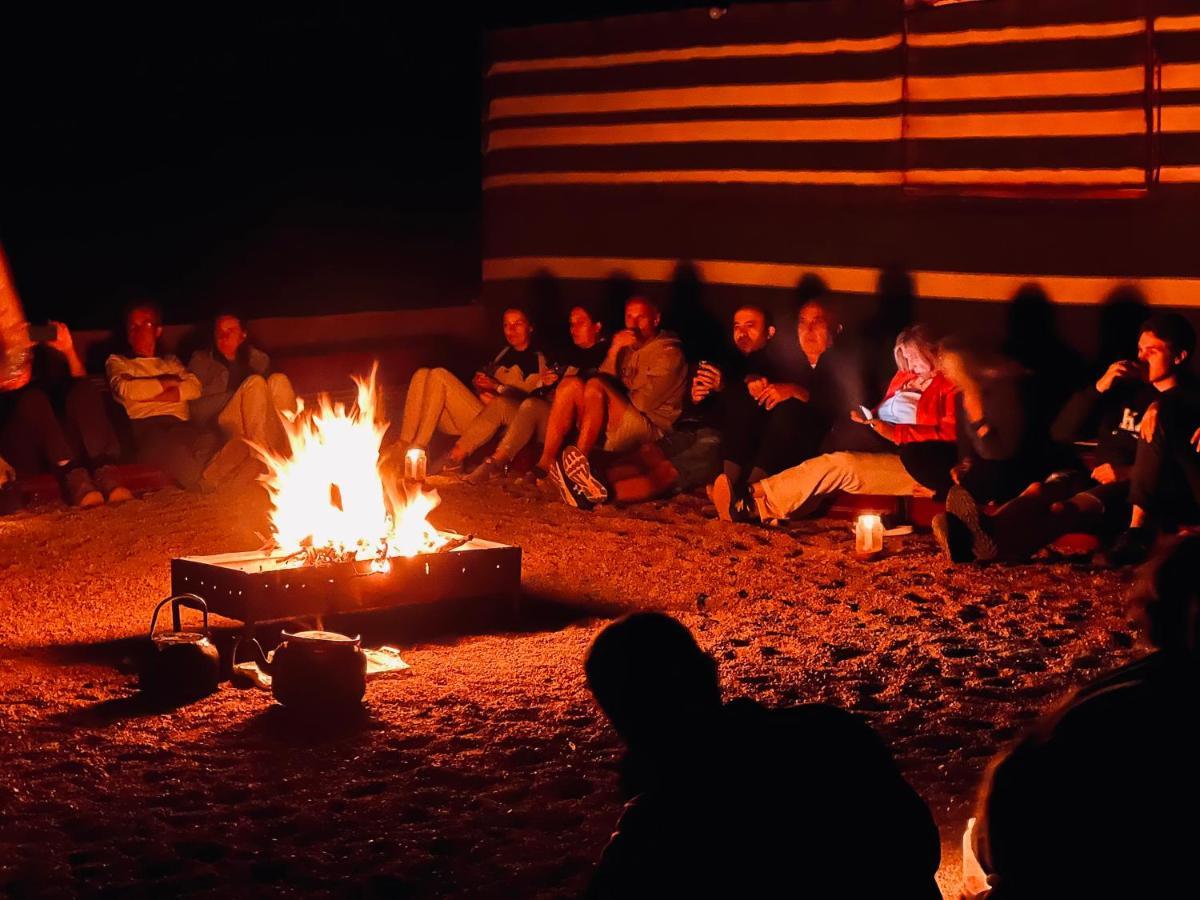 מלון Wadi Rum Shooting Stars Camp מראה חיצוני תמונה